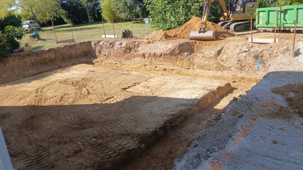 fondation tranché à la pelle pour terrassement pour Kerra Terrassement