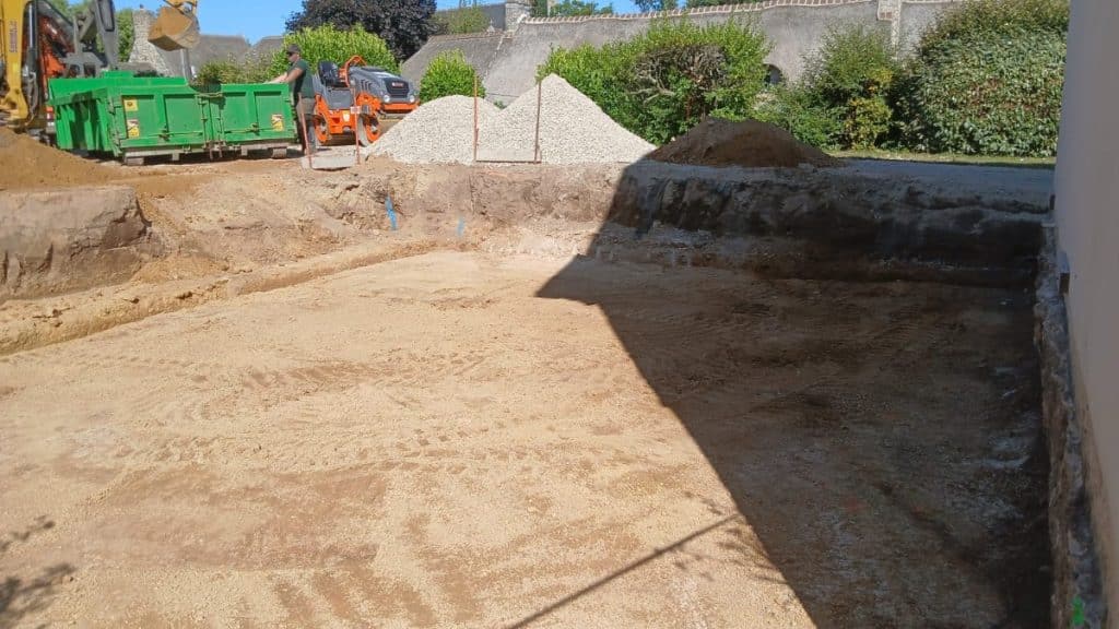 fondation tranché à la pelle pour terrassement pour Kerra Terrassement