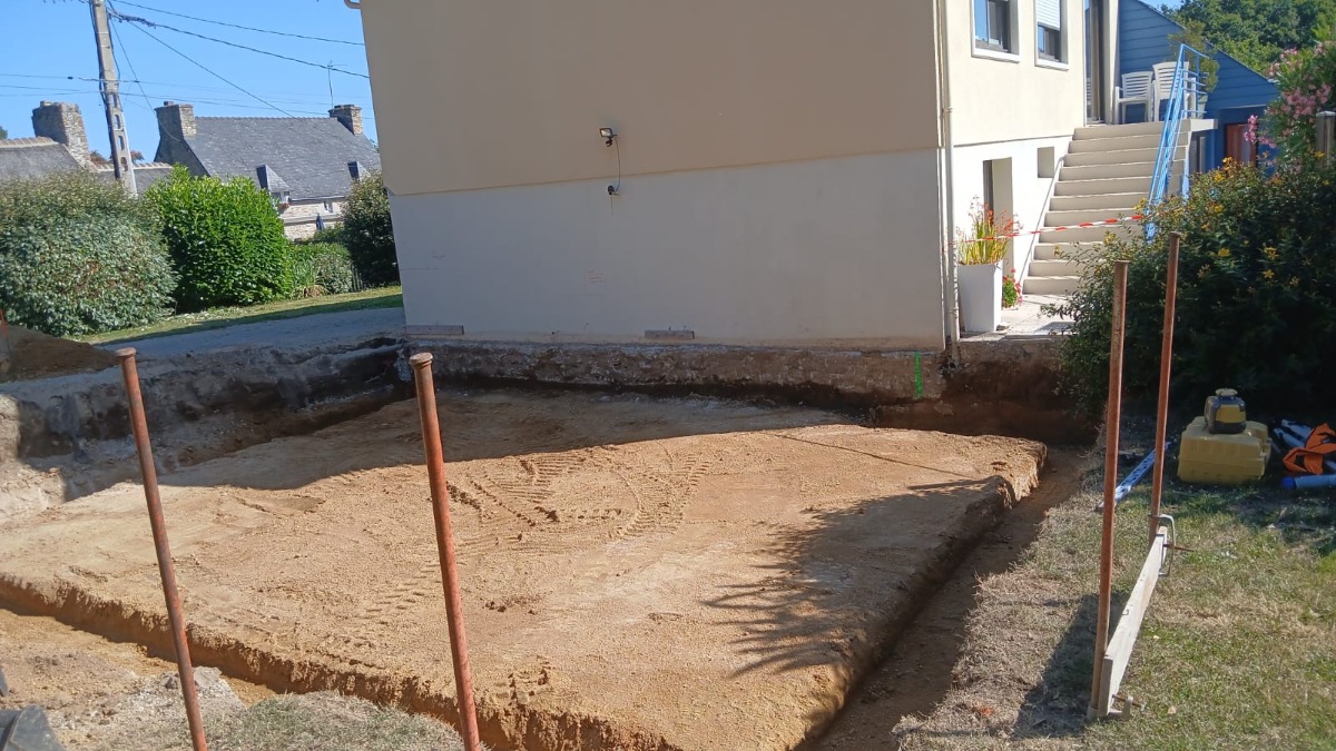 fondation tranché à la pelle pour terrassement pour Kerra Terrassement
